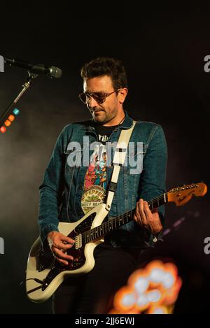 Emiliano Brancciari, No te va un chanteur de Gustar et le leader interprète durin un spectacle à Corrientes, Argentine. Banque D'Images