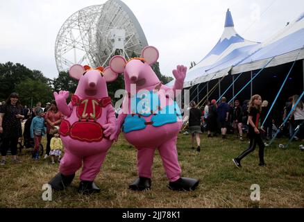 Macclesfield, Royaume-Uni. 23rd juillet 2022. Le festival Bluedot de musique, de science et de culture se déroule en combinant musique, expériences de sciences en direct et œuvres d'art immersives. Astronaute britannique, Tim Peake un des orateurs experts invités. Jodrell Bank, Macclesfield, Royaume-Uni. Credit: Barbara Cook/Alay Live News Banque D'Images