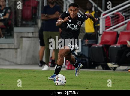 WASHINGTON, DC, États-Unis - 23 JUILLET 2022 : Andy Najar, milieu de terrain de D.C. (14), à l'attaque lors d'un match MLS entre D.C United et C.F. Montréal, on 23 juillet 2022, à Audi Field, à Washington, CC. (Photo de Tony Quinn-Alay Live News) Banque D'Images