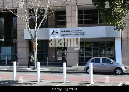 Extérieur des bureaux de Melbourne du ministère australien de l'intérieur, vu de l'autre côté de Spring St Banque D'Images