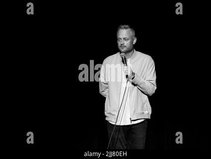 Honolulu, HI, États-Unis. 23rd juillet 2022. Nate Bargatze se produit à la salle de concert Blaisdell à Honolulu, HI sur 23 juillet 2022. Crédit : Erik Kabak Photographie/Media Punch/Alamy Live News Banque D'Images