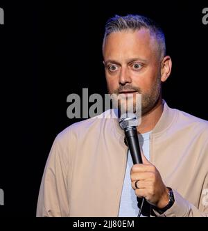 Honolulu, HI, États-Unis. 23rd juillet 2022. Nate Bargatze se produit à la salle de concert Blaisdell à Honolulu, HI sur 23 juillet 2022. Crédit : Erik Kabak Photographie/Media Punch/Alamy Live News Banque D'Images