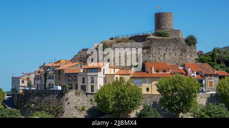 Le village de Laroque des Albères en catalogne française Banque D'Images