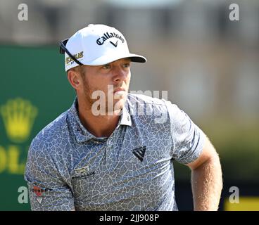 Championnats de golf ouverts 150th, St Andrews, 16 juillet 2022. Talor Gooch débarque au 2nd au cours de la troisième partie au Old course, St Andrews. Banque D'Images