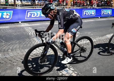 Franziska KOCH (Allemagne) de l'équipe DSM pendant le Tour de France femmes avec Zwift, course cycliste 1, Paris Tour Eiffel - champs-Elysées (81,7 km) sur 24 juillet 2022 à Paris, France - photo Matthieu Mirville / DPPI Banque D'Images