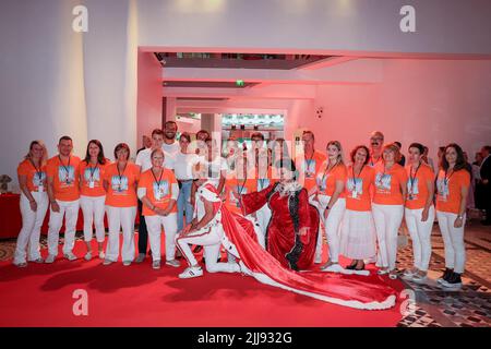 Pauline Ducruet, la princesse Stéphanie de Monaco, Camille Gottlieb, Louis Ducruet et sa femme Marie Chevallier assistent au Gala lutte contre le sida au Sporting Monte-Carlo, on 23 juillet 2022 à Monte-Carlo, Monaco. Photo par Fight AIDS/DNphotographie/ABACAPRESS.COM Banque D'Images