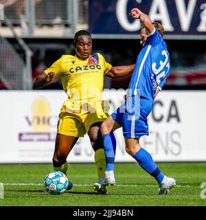 ALKMAAR, PAYS-BAS - JUILLET 24 : sagesse Amey de Bologne, Fédé de Jong d'AZ lors du match amical de presse entre AZ et Bologne à l'AFAS Stadion on on 24 juillet 2022 à Alkmaar, pays-Bas (photo de Patrick Goosen/Orange Pictures) Banque D'Images