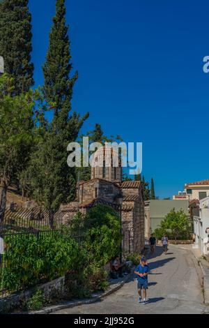 ATHÈNES, GRÈCE - 21 MAI 2022 : vue sur la rue dans le quartier de Plaka à Athènes Banque D'Images