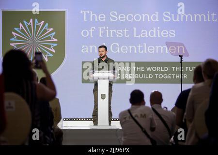 Kiev, Ukraine. 23rd juillet 2022. Le président ukrainien Volodymyr Zelenskyy prononce une allocution au Sommet annuel de 2nd des premières Mesdames et Messieurs, 23 juillet 2022 à Kiev, en Ukraine. Credit: Sarsenov Daniiar/Présidence ukrainienne/Alamy Live News Banque D'Images