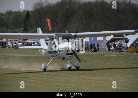 Un avion léger CT-SW Flight Design à l'aérodrome de Popham, dans le Hampshire, pour le salon Microlight 2022 Banque D'Images