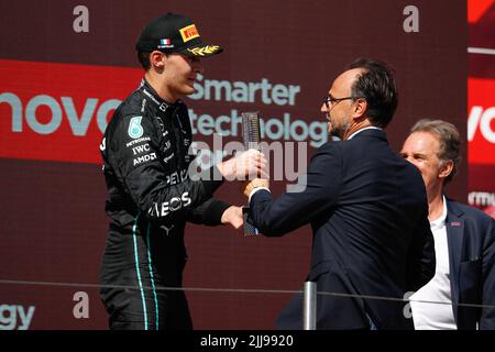 Le Castellet, France - 24/07/2022, DESCHAUX Nicolas, président de la FFSA, RUSSELL George (gbr), Mercedes AMG F1 Team W13, portrait podium pendant la Formule 1 Grand Prix de France de Lenovo, Grand Prix de France 2022, 12th tour du Championnat du monde de Formule 1 de la FIA 2022 de 22 juillet à 24, 2022 sur le circuit Paul Ricard, au Castellet, France - photo Antonin Vincent / DPPI Banque D'Images