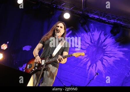 22 juillet 2022, Padoue, Vénétie, Italie: Le chanteur-compositeur italien, multi-instrumentaliste, producteur de disques et personnalité télévisuelle, fondateur et leader du groupe rock alternatif Afterhours, Manuel Agnelli a joué en concert au Parco della Musica à Padoue. (Credit image: © Mimmo Lamacchia/Pacific Press via ZUMA Press Wire) Banque D'Images