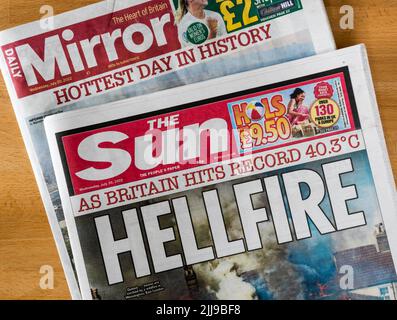 The Sun and Daily Mirror record 19 juillet 2022 comme étant le jour le plus chaud jamais enregistré en Grande-Bretagne à 40,3 degrés centigrades. Banque D'Images