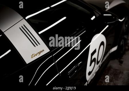 Les badges Targa modèle sur Une Porsche 2021 Black 911 992 Targa 4S Banque D'Images