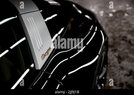 Les badges Targa modèle sur Une Porsche 2021 Black 911 992 Targa 4S Banque D'Images