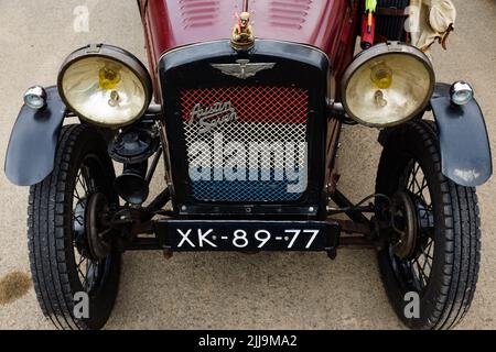 Austin Seven Motorcar - une partie de 1000 voitures rassemblées à Moreton dans Marsh en 2022 pour le centenaire britannique du Austin Seven Banque D'Images