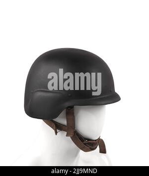 Casque de sécurité moderne noir isolant sur fond blanc. Le casque de soldat militaire, le casque de combat avancé (Ach) est le peigne de protection de nouvelle génération Banque D'Images