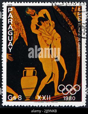 PARAGUAY - VERS 1979: Un timbre imprimé au Paraguay montre des lutteurs, peinture sur vase grec, vers 1979 Banque D'Images