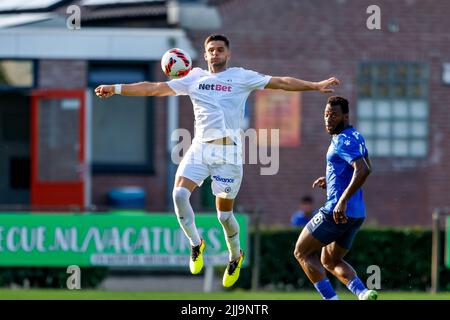 HORST, PAYS-BAS - JUILLET 24: Stefanos Stroungis de Atromitos FC lors du match de presse entre Atromitos FC et Kiryat Shmona au Sportpark Ter Horst sur 24 juillet 2022 à Horst, pays-Bas (photo de Broer van den Boom/Orange Pictures) Banque D'Images