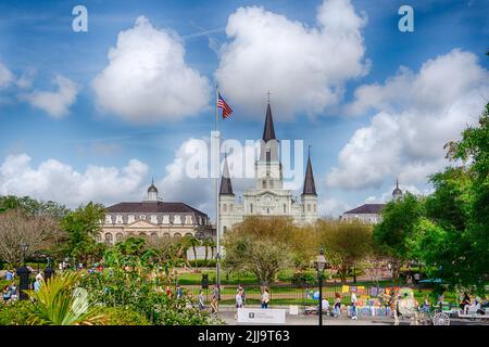 Vue sur la place Jackson et la cathédrale St Louis le dimanche de Pâques 2022 Banque D'Images