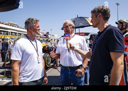 Le Castellet, France - 24/07/2022, le Castellet, France - 24/07/2022, SCHUMACHER Ralf avec MARKO Helmut (aut), driversâ&#X80;&#x99; Gérant de Red Bull Racing, portrait au Grand Prix de France de Formule 1 de Lenovo, Grand Prix de France 2022, 12th tour du Championnat du monde de Formule 1 de la FIA 2022 de 22 juillet à 24, 2022 sur le circuit Paul Ricard, au Castellet, France - photo: Julien Delfosse / DPPI/DPPI/LiveMedia Banque D'Images