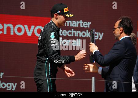 Le Castellet, France - 24/07/2022, le Castellet, France - 24/07/2022, DESCHAUX Nicolas, Russell George (gbr), président de la FFSA, Mercedes AMG F1 Team W13, podium lors du Grand Prix de France de Formule 1 de Lenovo, Grand Prix de France 2022, 12th du Championnat du monde de Formule 1 de la FIA 2022 de 22 juillet à 24, 2022 sur le circuit Paul Ricard, au Castellet, France - photo: Antonin Vincent / DPPI/DPPI/LiveMedia Banque D'Images