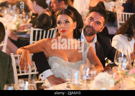 24 juillet 2022: 24 juillet 2022 (Marbella, Malaga) Eva Longoria avec son mari José Baston au gala de la Fondation globale de cadeau Marbella à l'hôtel Melia Don Pepe (image de crédit: © Lorenzo Carnero/ZUMA Press Wire) Banque D'Images