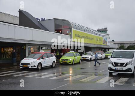 Riga, Lettonie - 12 juillet 2022 - en dehors de l'aéroport international de Riga. - (Photo de Markku Rainer Peltonen) Banque D'Images