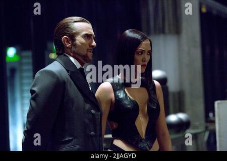 SHARLTO COPLEY, POM KLEMENTIEFF, AICHA, 2013 Banque D'Images