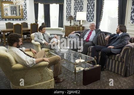 BRADLEY COOPER, Jeremy Renner, DAVID BOSTON, CHRISTIAN BALE, AMERICAN HUSTLE, 2013 Banque D'Images