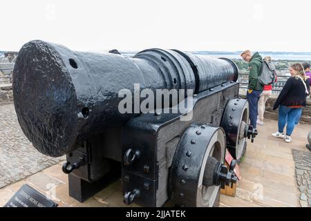 Canon à canon Mons Meg, exposé au château d'Édimbourg en Écosse, Mons Meg a été construit en 1449 par Philip The Good et remis en cadeau à James 11 Banque D'Images