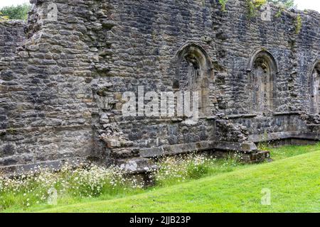 Vestiges et ruines de l'abbaye de Whalley, une structure classée au patrimoine datant de 1296, Whalley, Lancashire, Angleterre, Royaume-Uni Banque D'Images