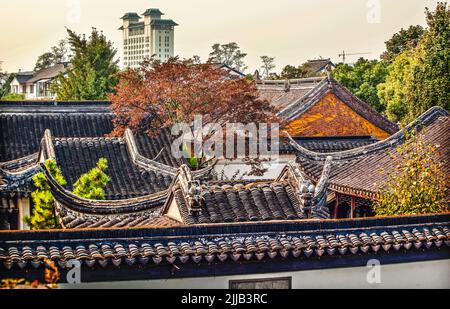 Anciens Suzhou style Chinois toits Appartements Cityscape Scenic Area Suzhou Jiangsu province Chine Banque D'Images