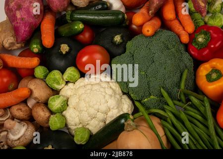 Assortiment de légumes crus mélangés Banque D'Images