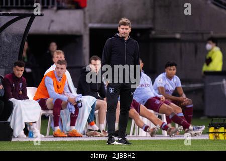 PERTH, AUSTRALIE - 23 JUILLET : le directeur Steven Gerrard de Aston Villa pendant le match d'avant-saison entre Manchester United et Aston Villa à l'Op Banque D'Images