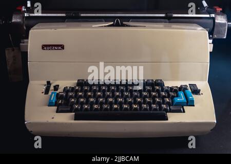 Machine à écrire Lucznik au Musée de la région industrielle centrale - COP à Stalowa Wola, capitale du comté de Stalowa Wola, dans la Voïvodeship subcarpathe de Pologne Banque D'Images