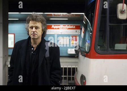 Der deutsche Sänger, Musiker Wolfgang Niedecken ( BAP ) für seine neue CD unterwegs mit Kult Fotograf ZIK (rechts). Banque D'Images