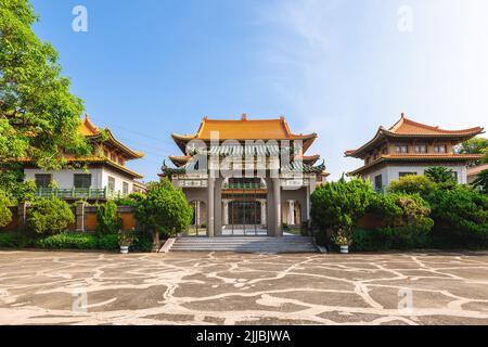 Porte principale et hall du temple d'Amitabha à chiayi, taïwan Banque D'Images