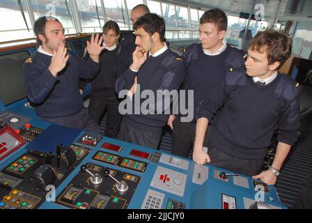 Gênes (Italie), Académie de la Marine marchande, école de spécialisation avancée pour les professions de la mer; visite éducative sur un bateau de croisière dans le port de Gênes Banque D'Images