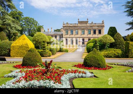 Jardins formels à Brodsworth hall et jardins une maison de campagne victorienne à Brodsworth près de Doncaster South Yorkshire Angleterre gb Europe Banque D'Images