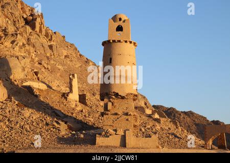 Ancienne tour d'observation (minaret de Belal) à Assouan, Égypte Banque D'Images