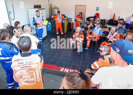 Le Castellet, France. 21st juillet 2022. Marshals, Grand Prix de France F1 au circuit Paul Ricard sur 21 juillet 2022 au Castellet, France. (Photo par HIGH TWO) Credit: dpa/Alay Live News Banque D'Images