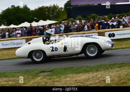 Tazio Ottis, Ferrari 750 Monza, Une sélection du passé illustre de Ferrari, un mélange de voitures de sport, GT Racers, et Formule 1, 75 ans de Ferrari, Banque D'Images