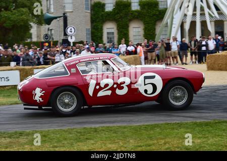 Holly Mason-Franchitti, Ferrari 250 MM, Une sélection du passé illustre de Ferrari, un mélange de voitures de sport, GT Racers et de Formule 1, 75 ans de F Banque D'Images