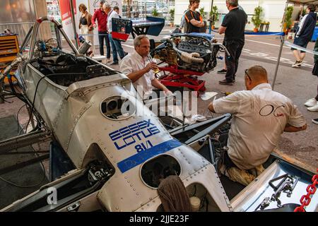 Essex Lotus 81/1 a été démonté dans les fosses du Grand Prix historique de Monaco Banque D'Images