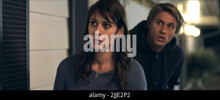 LIZZY CAPLAN, CHARLIE HUNNAM, 321... FRANKIE RENDEZ-BOOM, 2012 Banque D'Images