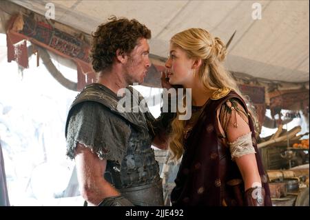 SAM WORTHINGTON, Rosamund Pike, LA COLÈRE DES TITANS, 2012 Banque D'Images