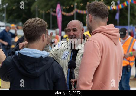 Grant Williams avec AJ Pritchard et Curtis Pritchard Banque D'Images