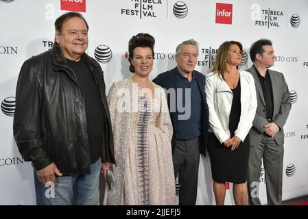 (G-D) les acteurs Paul Sorvino, Debi Mazar, Robert de Niro, Lorraine Bracco et Kevin Corrigan assistent à la projection de fin de soirée de 'Goodfellas' pendant le t Banque D'Images