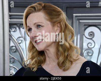 Los Angeles, États-Unis. 25th juillet 2022. L'actrice Laura Linney parle avec des journalistes à la suite d'une cérémonie de dévoilement en l'honneur de la star 27th de Hollywood Walk of Fame lundi, 25 juillet 2022 à Los Angeles. Photo de Jim Ruymen/UPI crédit: UPI/Alay Live News Banque D'Images